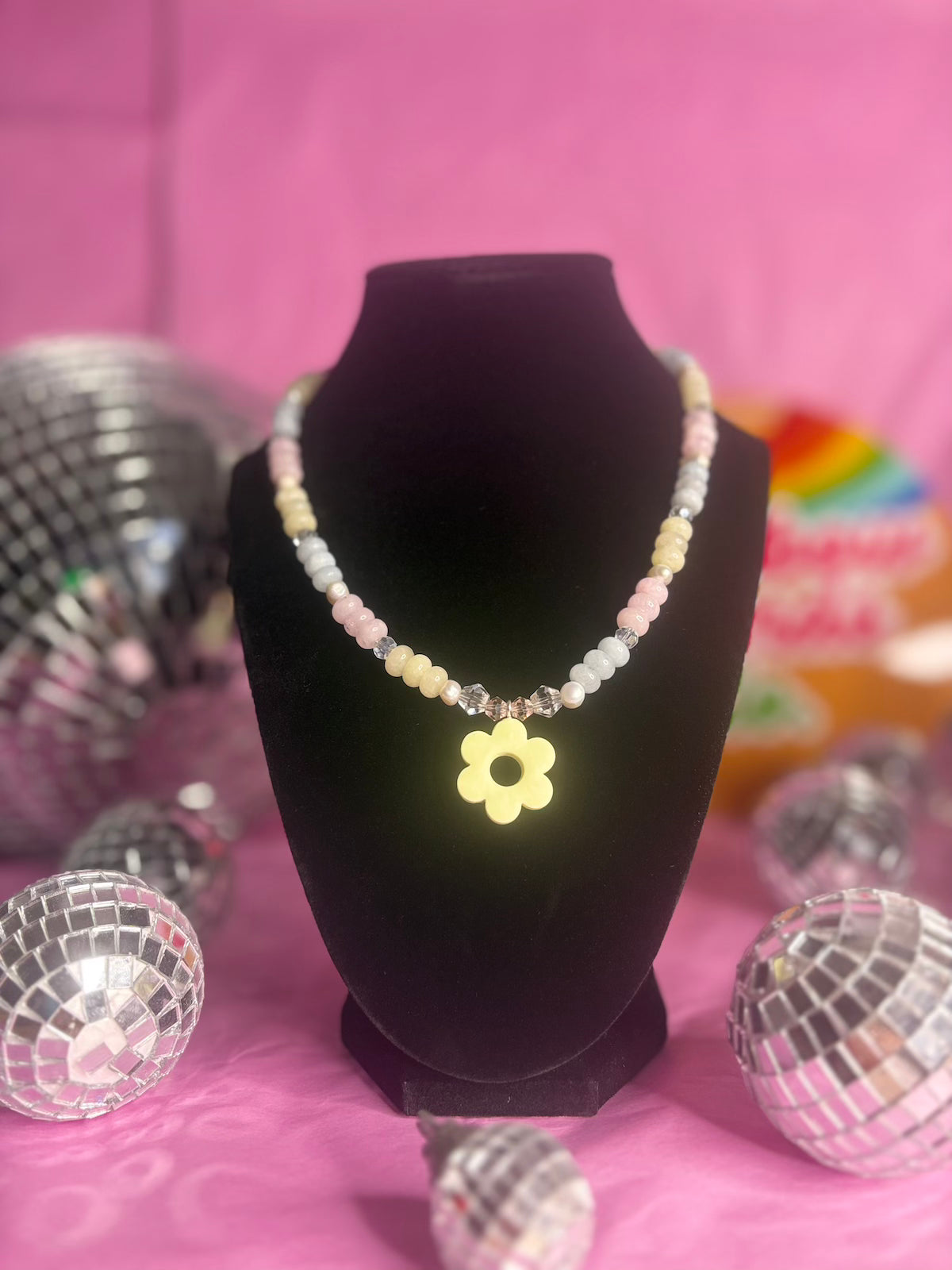 Pastel Daisy- Handmade Beaded Necklace
